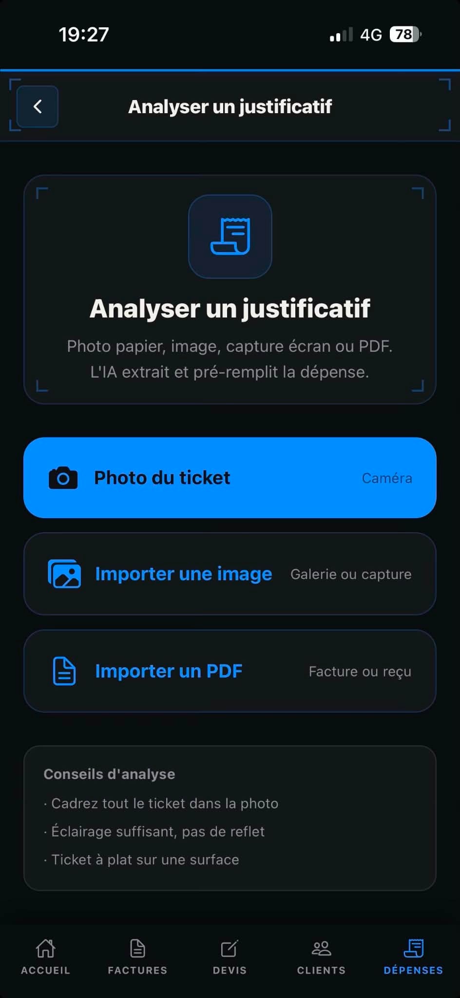 Écran ConstructOps permettant de photographier ou importer un justificatif à analyser